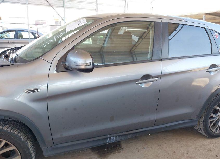 Photo 14 of 2018 Mitsubishi Outlander SPORT 2.0 ES (VIN JA4AP3AU6JZ032719)