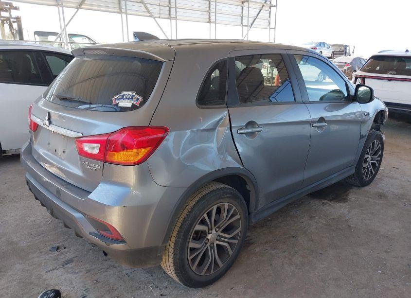 Photo 4 of 2018 Mitsubishi Outlander SPORT 2.0 ES (VIN JA4AP3AU6JZ032719)