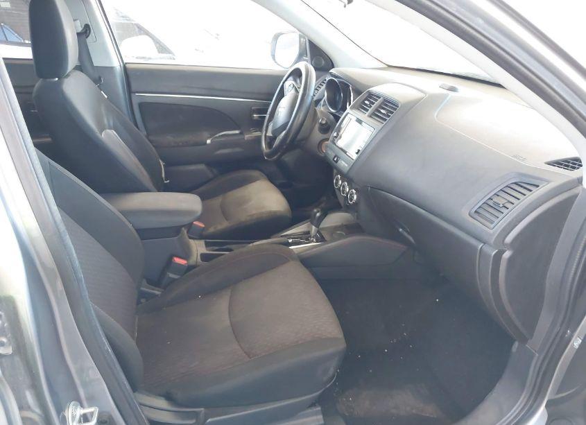 Photo 5 of 2018 Mitsubishi Outlander SPORT 2.0 ES (VIN JA4AP3AU6JZ032719)