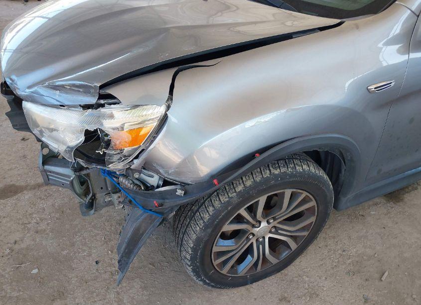 Photo 6 of 2018 Mitsubishi Outlander SPORT 2.0 ES (VIN JA4AP3AU6JZ032719)
