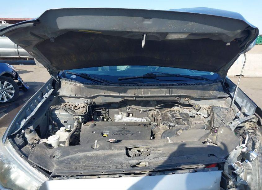 Photo 10 of 2011 Mitsubishi Outlander SPORT ES (VIN JA4AP3AU7BZ002940)