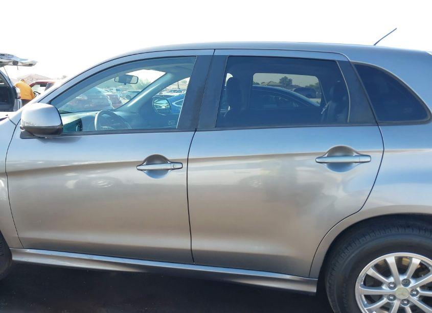 Photo 14 of 2011 Mitsubishi Outlander SPORT ES (VIN JA4AP3AU7BZ002940)