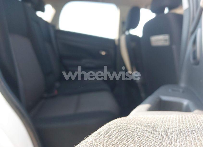 Photo 8 of 2017 Mitsubishi Outlander SPORT 2.0 ES (VIN JA4AP3AU7HZ001313)