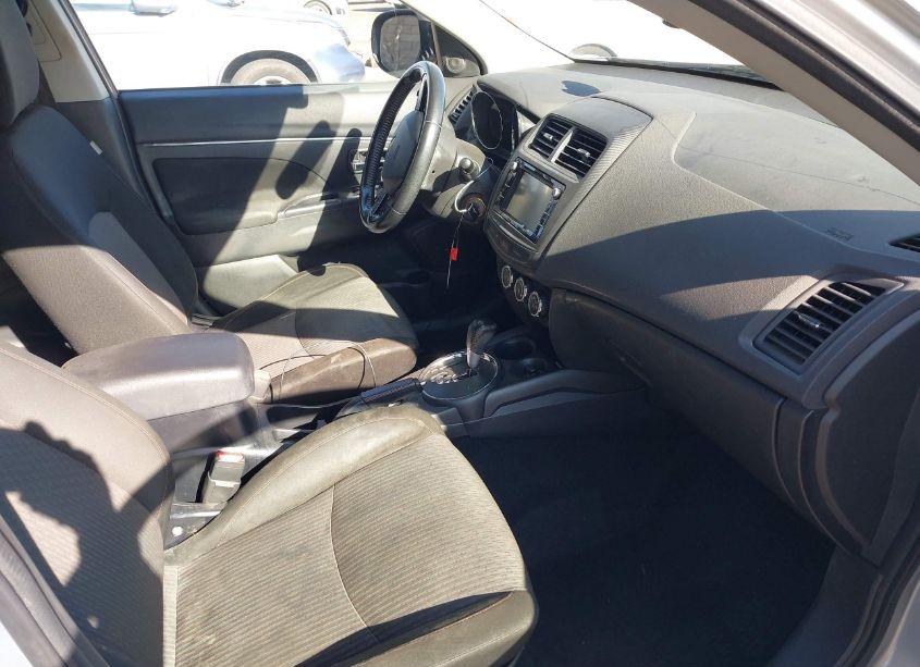 Photo 5 of 2017 Mitsubishi Outlander SPORT 2.0 LE (VIN JA4AP3AU7HZ043108)