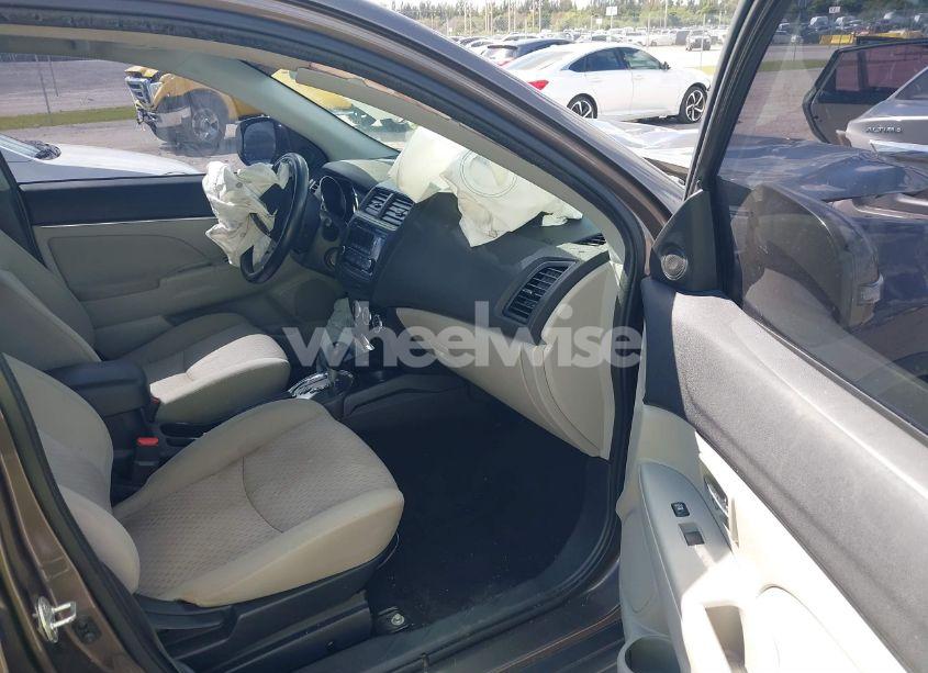 Photo 5 of 2017 Mitsubishi Outlander SPORT 2.0 ES (VIN JA4AP3AU7HZ048471)