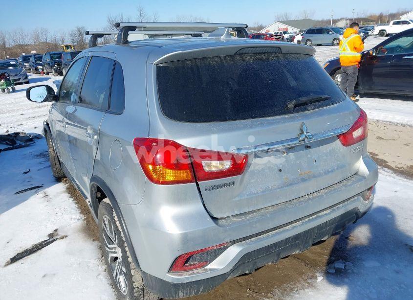 Photo 3 of 2018 Mitsubishi Outlander SPORT 2.0 ES (VIN JA4AP3AU7JZ001379)