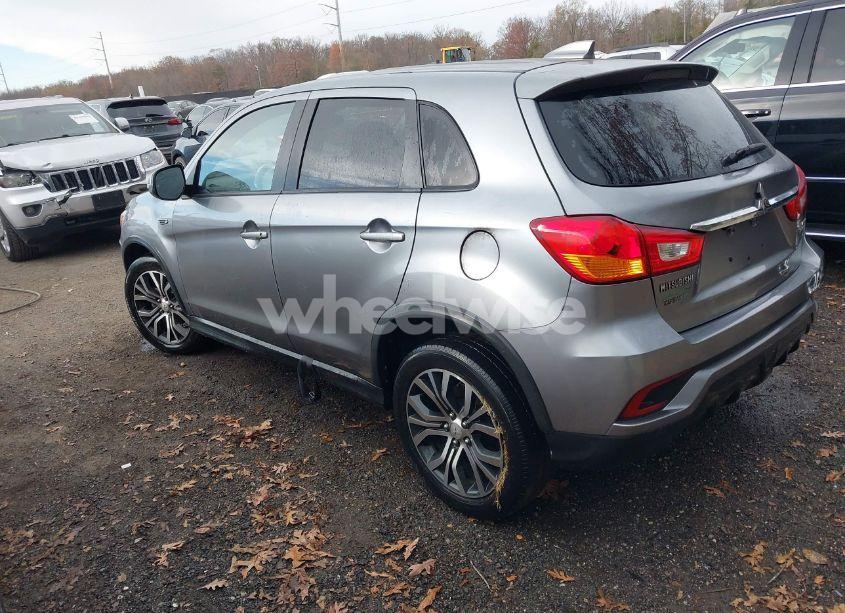 Photo 3 of 2018 Mitsubishi Outlander SPORT 2.0 ES (VIN JA4AP3AU7JZ034303)