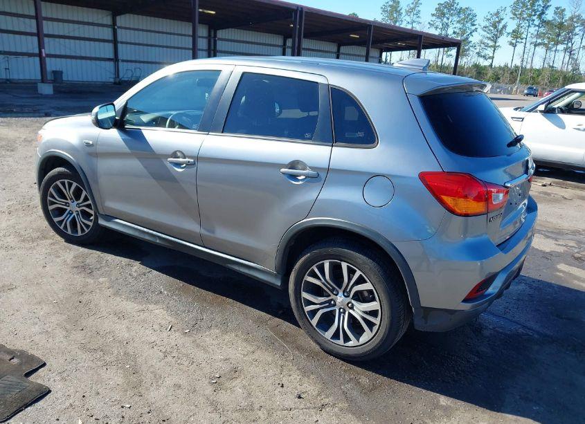 Photo 3 of 2018 Mitsubishi Outlander SPORT 2.0 ES/2.0 LE (VIN JA4AP3AU8JZ000807)