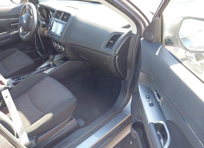 Photo 5 of 2018 Mitsubishi Outlander SPORT 2.0 ES/2.0 LE (VIN JA4AP3AU8JZ000807)