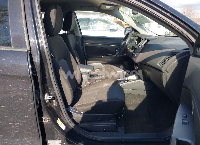 Photo 5 of 2018 Mitsubishi Outlander SPORT 2.0 ES (VIN JA4AP3AU8JZ007997)