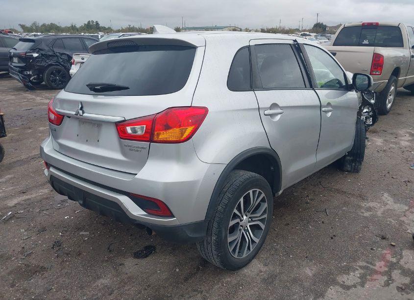 Photo 4 of 2018 Mitsubishi Outlander SPORT 2.0 ES (VIN JA4AP3AU8JZ009300)