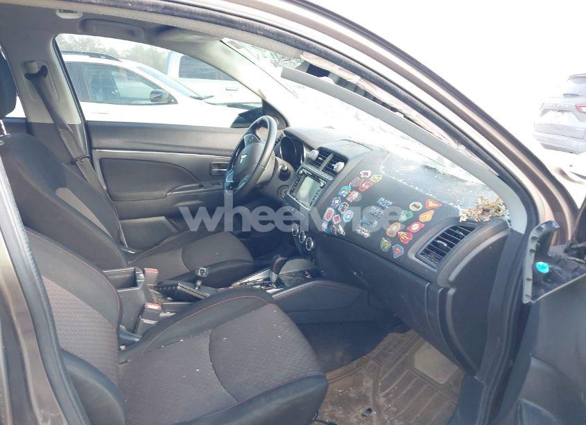 Photo 5 of 2018 Mitsubishi Outlander SPORT (VIN JA4AP3AU8JZ027800)