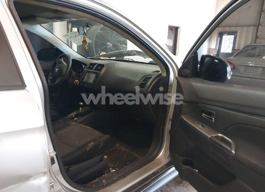 Photo 5 of 2019 Mitsubishi Outlander SPORT 2.0 ES (VIN JA4AP3AU8KU004936)