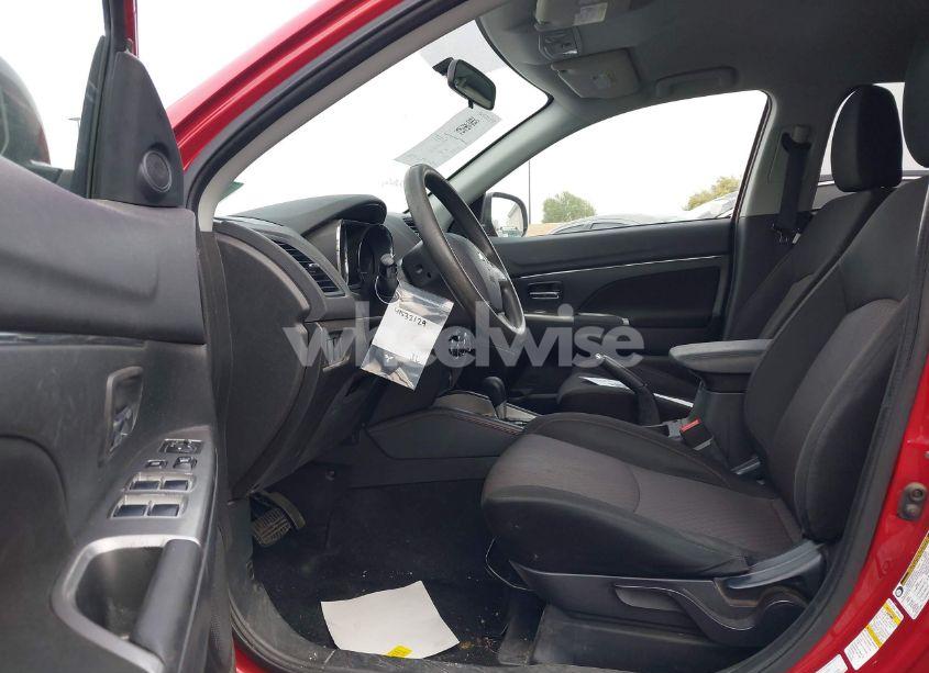 Photo 5 of 2019 Mitsubishi Outlander SPORT 2.0 ES/2.0 LE/2.0 SP (VIN JA4AP3AU8KU017623)