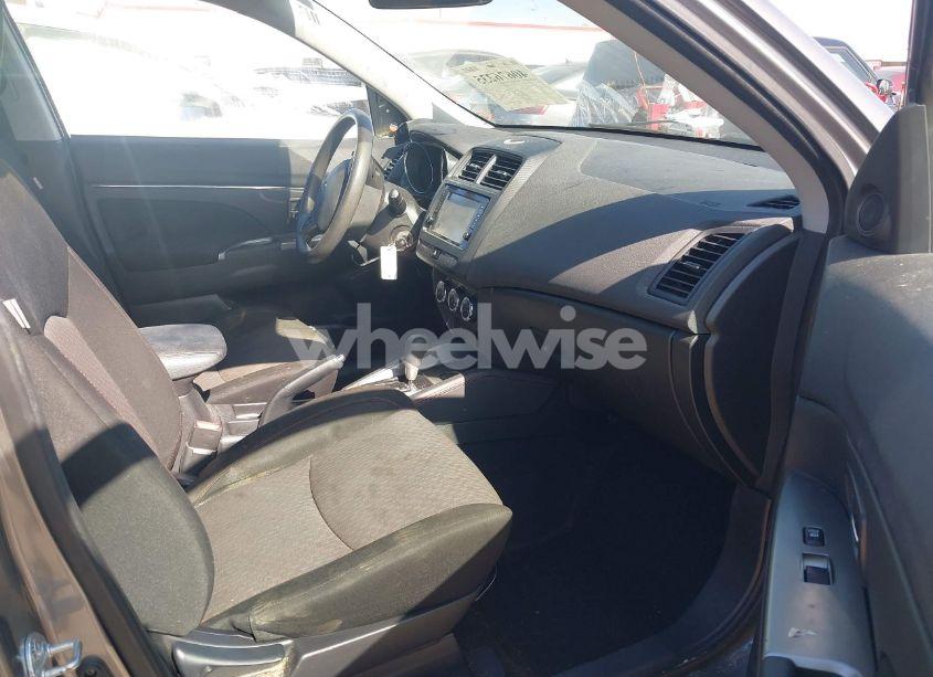 Photo 5 of 2019 Mitsubishi Outlander SPORT 2.0 ES (VIN JA4AP3AU8KU020182)