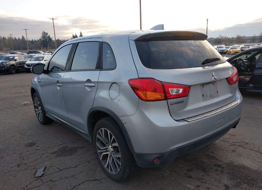 Photo 3 of 2017 Mitsubishi Outlander SPORT 2.0 ES (VIN JA4AP3AU9HZ053090)