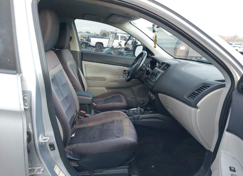 Photo 5 of 2017 Mitsubishi Outlander SPORT 2.0 ES (VIN JA4AP3AU9HZ053090)