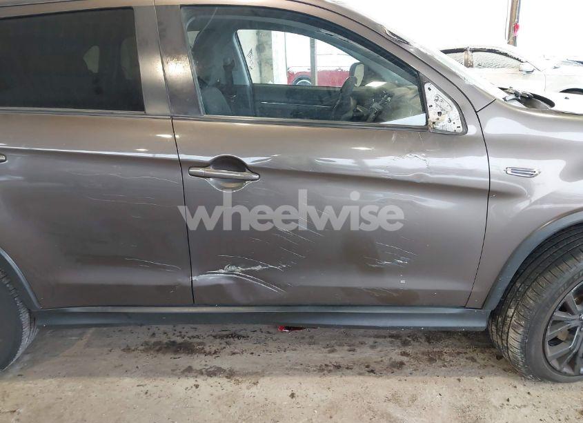 Photo 6 of 2017 Mitsubishi Outlander SPORT 2.0 LE (VIN JA4AP3AU9HZ066583)