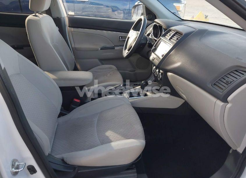 Photo 5 of 2018 Mitsubishi Outlander SPORT 2.0 ES (VIN JA4AP3AU9JZ002954)