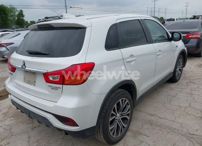Photo 4 of 2018 Mitsubishi Outlander SPORT 2.0 ES (VIN JA4AP3AU9JZ009760)