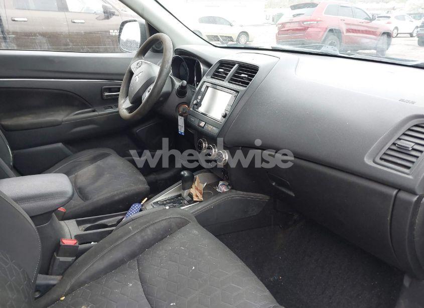 Photo 5 of 2020 Mitsubishi Outlander SPORT 2.0 BE/2.0 ES/2.0 SP (VIN JA4AP3AU9LU011203)