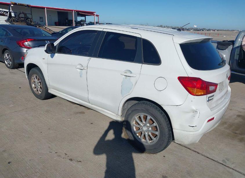 Photo 3 of 2011 Mitsubishi Outlander SPORT ES (VIN JA4AP3AUXBZ002947)