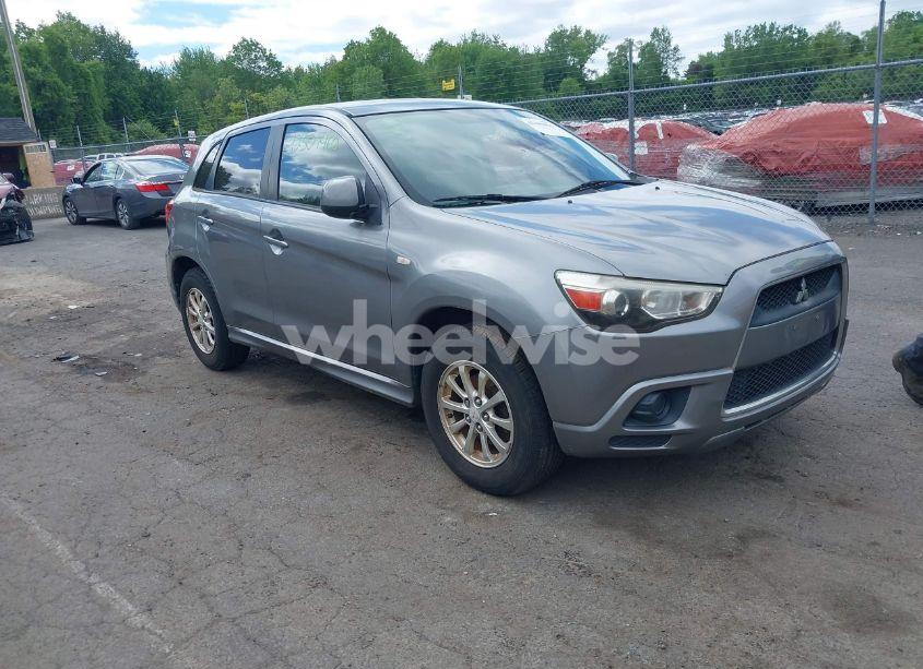2011 Mitsubishi Outlander SPORT ES (VIN JA4AP3AUXBZ005945) main photo