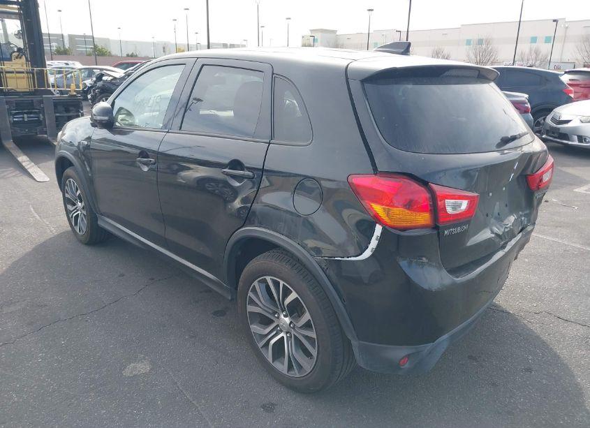 Photo 3 of 2017 Mitsubishi Outlander SPORT 2.0 ES/2.0 LE (VIN JA4AP3AUXHZ013164)