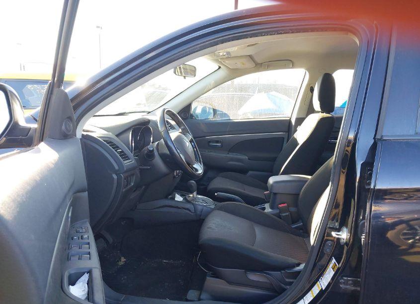 Photo 5 of 2017 Mitsubishi Outlander SPORT 2.0 ES/2.0 LE (VIN JA4AP3AUXHZ013164)
