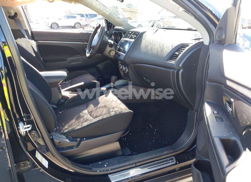 Photo 5 of 2019 Mitsubishi Outlander SPORT 2.0 LE (VIN JA4AP3AUXKU015002)