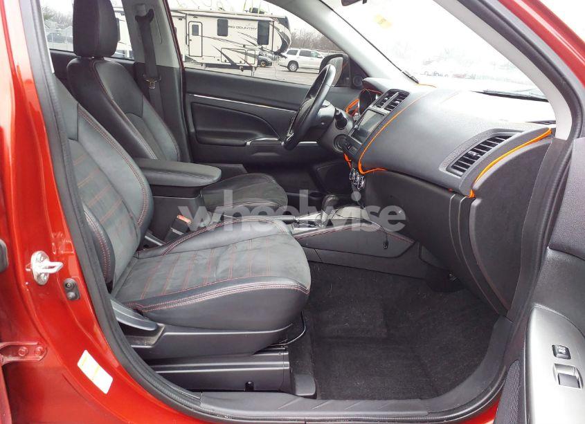 Photo 5 of 2018 Mitsubishi Outlander SPORT 2.4 SE (VIN JA4AP3AW0JU013629)