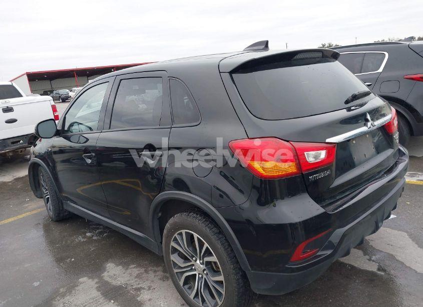 Photo 3 of 2018 Mitsubishi Outlander SPORT 2.4 SE (VIN JA4AP3AW0JU025974)