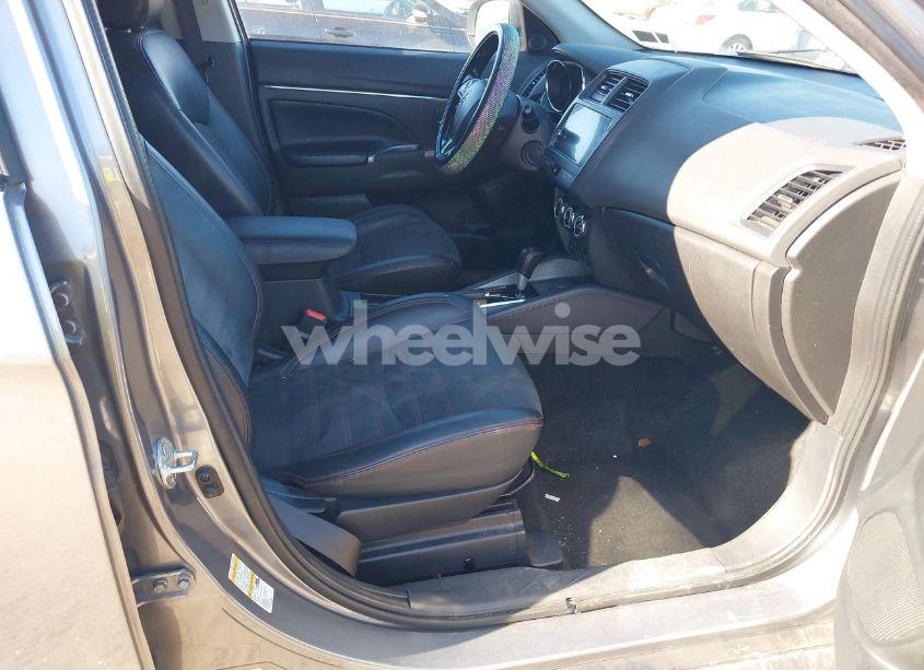 Photo 5 of 2018 Mitsubishi Outlander SPORT 2.4 SE (VIN JA4AP3AW1JZ018518)