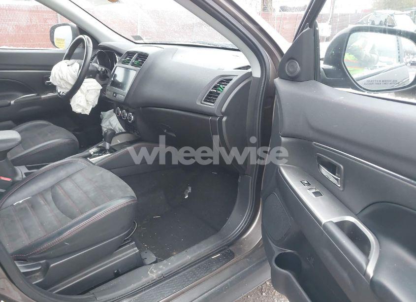 Photo 5 of 2018 Mitsubishi Outlander SPORT 2.4 SE (VIN JA4AP3AW3JU003399)