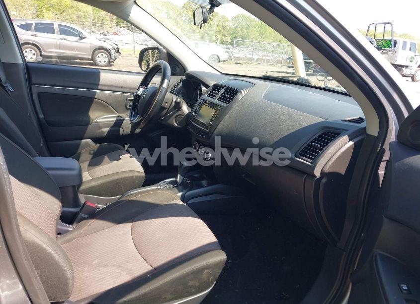 Photo 5 of 2017 Mitsubishi Outlander SPORT 2.4 SE (VIN JA4AP3AW4HZ040409)