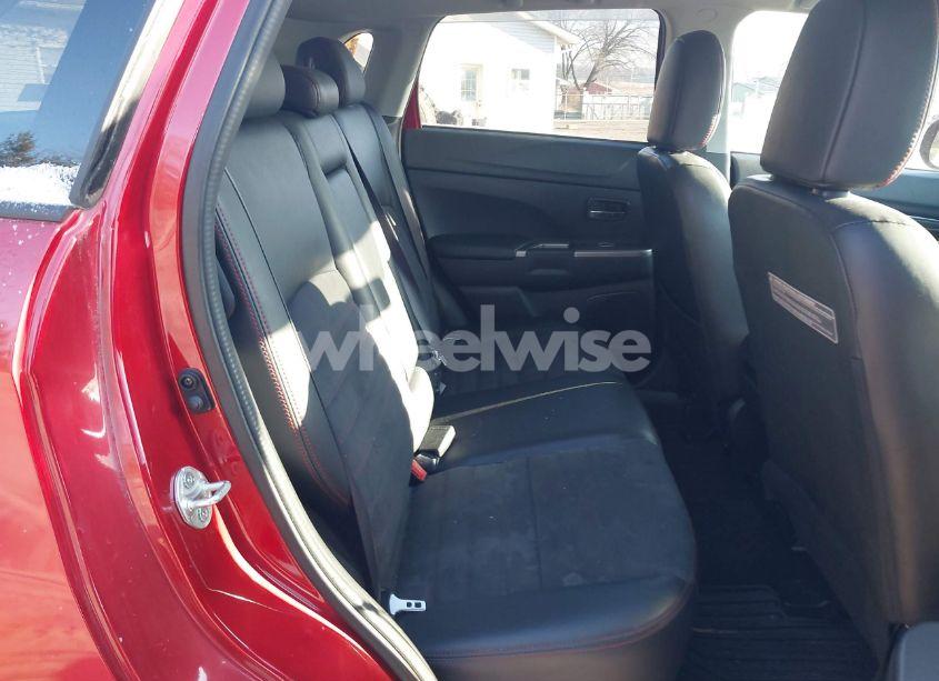 Photo 8 of 2018 Mitsubishi Outlander SPORT 2.4 SE (VIN JA4AP3AW4JU000687)