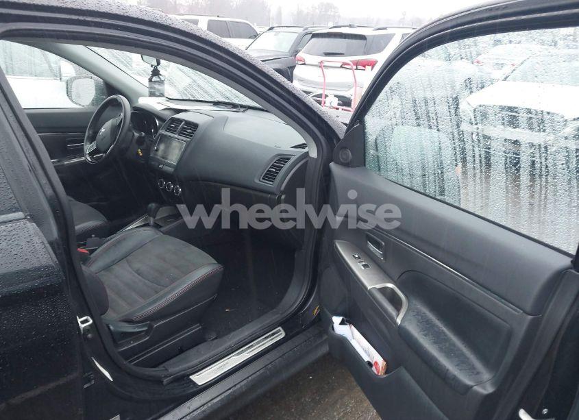 Photo 5 of 2018 Mitsubishi Outlander SPORT 2.4 SE (VIN JA4AP3AW4JU021250)