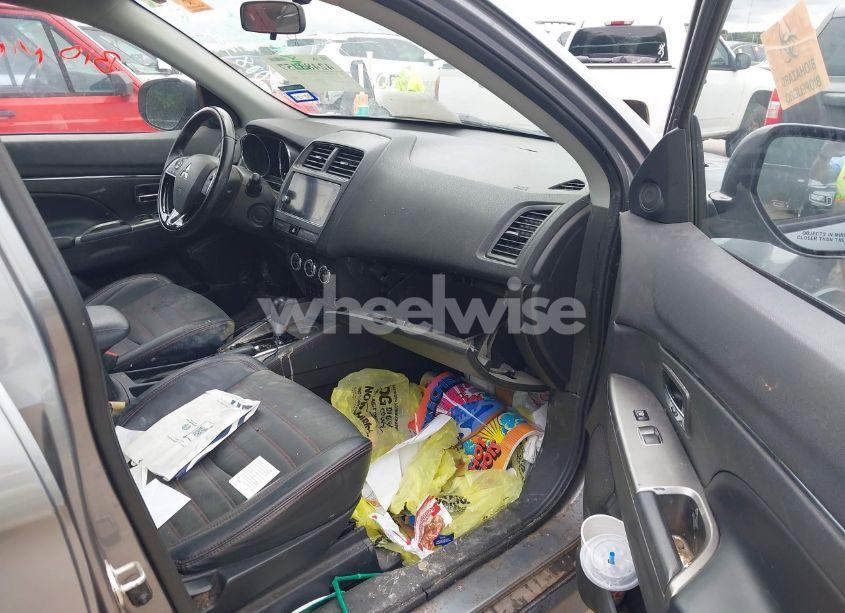 Photo 5 of 2018 Mitsubishi Outlander SPORT 2.4 SE (VIN JA4AP3AW5JZ008333)