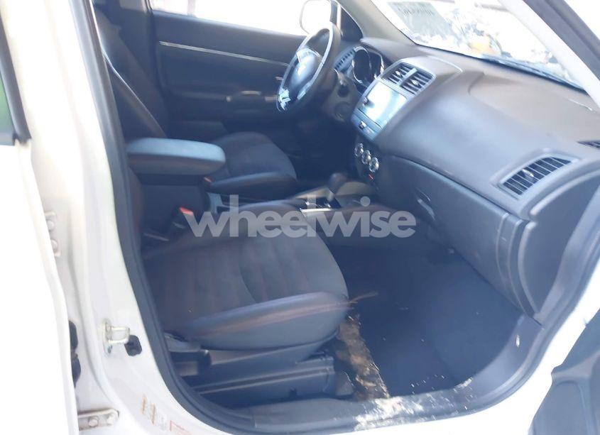 Photo 5 of 2018 Mitsubishi Outlander SPORT 2.4 SE (VIN JA4AP3AW5JZ018540)