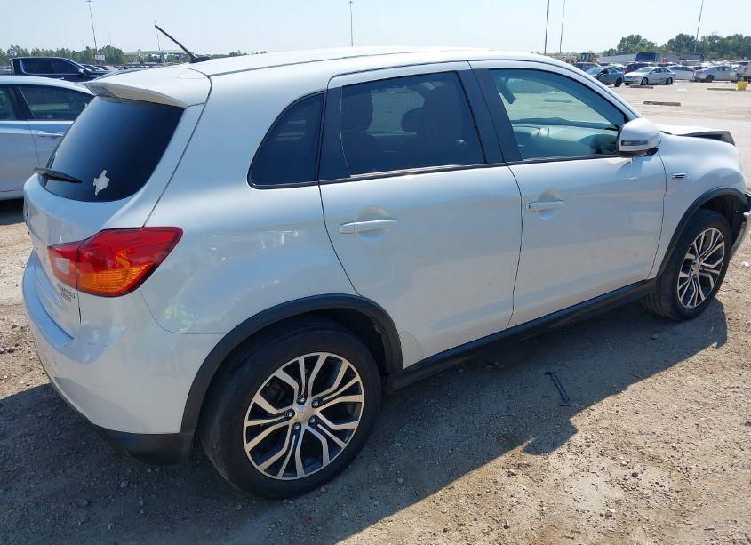 Photo 4 of 2016 Mitsubishi Outlander SPORT 2.4 SE (VIN JA4AP3AW6GZ047411)