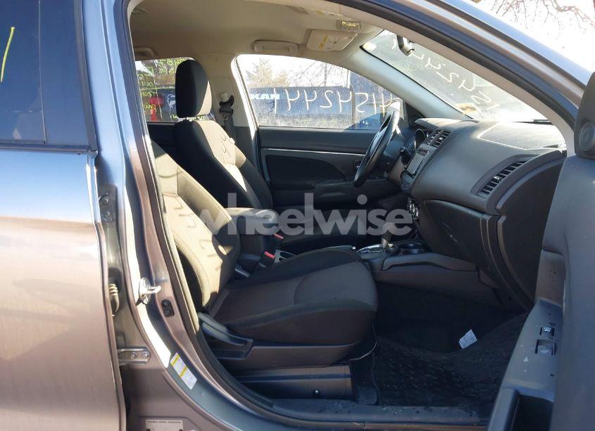 Photo 5 of 2017 Mitsubishi Outlander SPORT 2.4 SE (VIN JA4AP3AW7HZ045720)