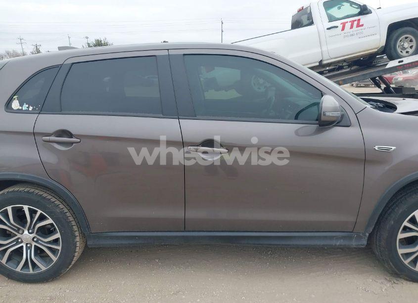 Photo 14 of 2018 Mitsubishi Outlander SPORT 2.4 SE (VIN JA4AP3AW7JU026149)