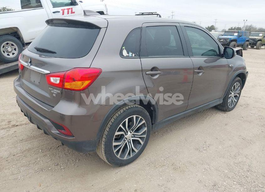 Photo 4 of 2018 Mitsubishi Outlander SPORT 2.4 SE (VIN JA4AP3AW7JU026149)