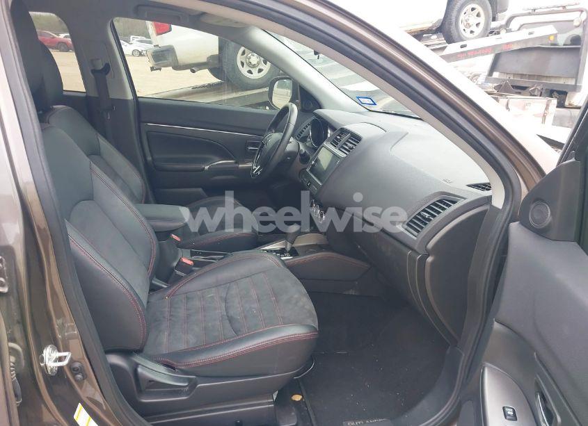 Photo 5 of 2018 Mitsubishi Outlander SPORT 2.4 SE (VIN JA4AP3AW7JU026149)