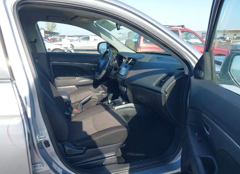 Photo 5 of 2017 Mitsubishi Outlander SPORT 2.4 SE (VIN JA4AP3AW8HZ025895)