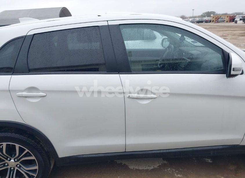 Photo 13 of 2017 Mitsubishi Outlander SPORT 2.4 SE (VIN JA4AP3AW8HZ056757)