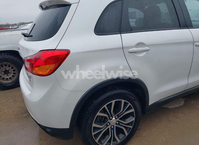 Photo 6 of 2017 Mitsubishi Outlander SPORT 2.4 SE (VIN JA4AP3AW8HZ056757)