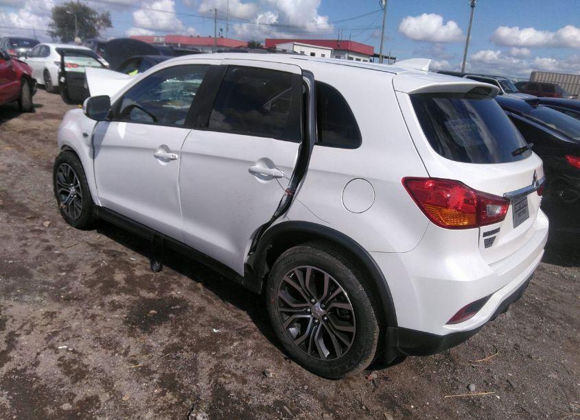 Photo 3 of 2018 Mitsubishi Outlander SPORT 2.4 SE (VIN JA4AP3AW9JZ006116)
