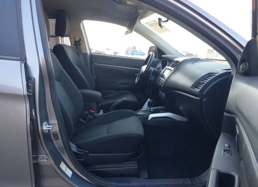 Photo 5 of 2011 Mitsubishi Outlander SPORT SE (VIN JA4AP4AU1BZ005452)