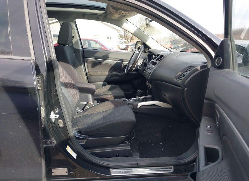 Photo 5 of 2011 Mitsubishi Outlander SPORT SE (VIN JA4AP4AU1BZ013146)